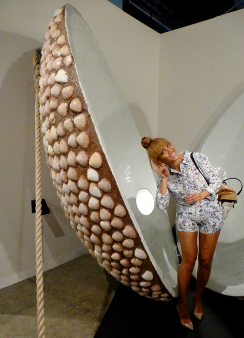 BeyoncesArtBaselEmma-Cook2