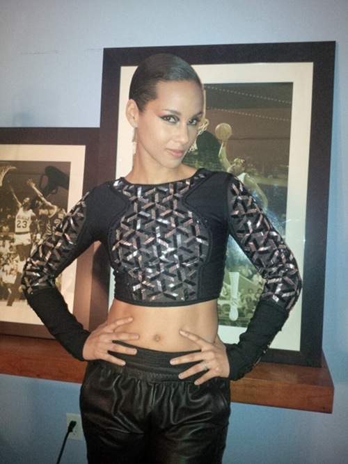 Alicia Keys Poses in a Hervé Leger Crop Top at the 2013 NBA All Star Game 