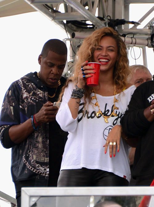 Beyoncé attends the Made in America Festival www.jinnaloves.comPic1