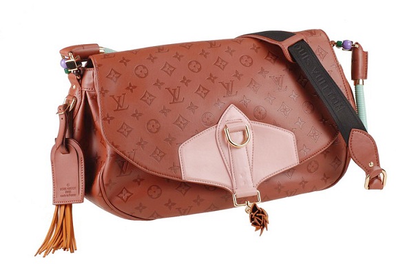 Angela Simmons Louis Vuitton Messenger Bag www.jinnaloves.comPic2