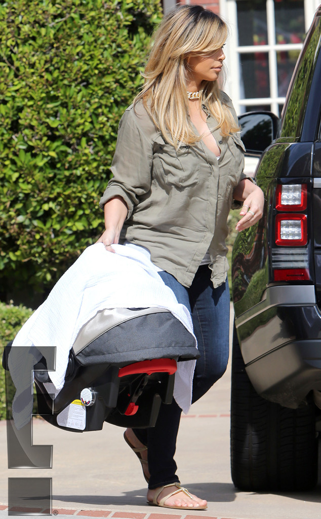 Kim Kardashian Blonde Hair Heading to BBQ Pic2