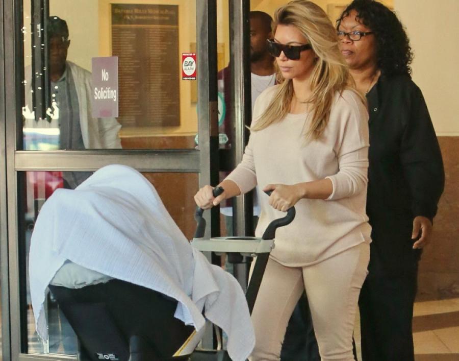 kim-kardashian-los-angeles-2