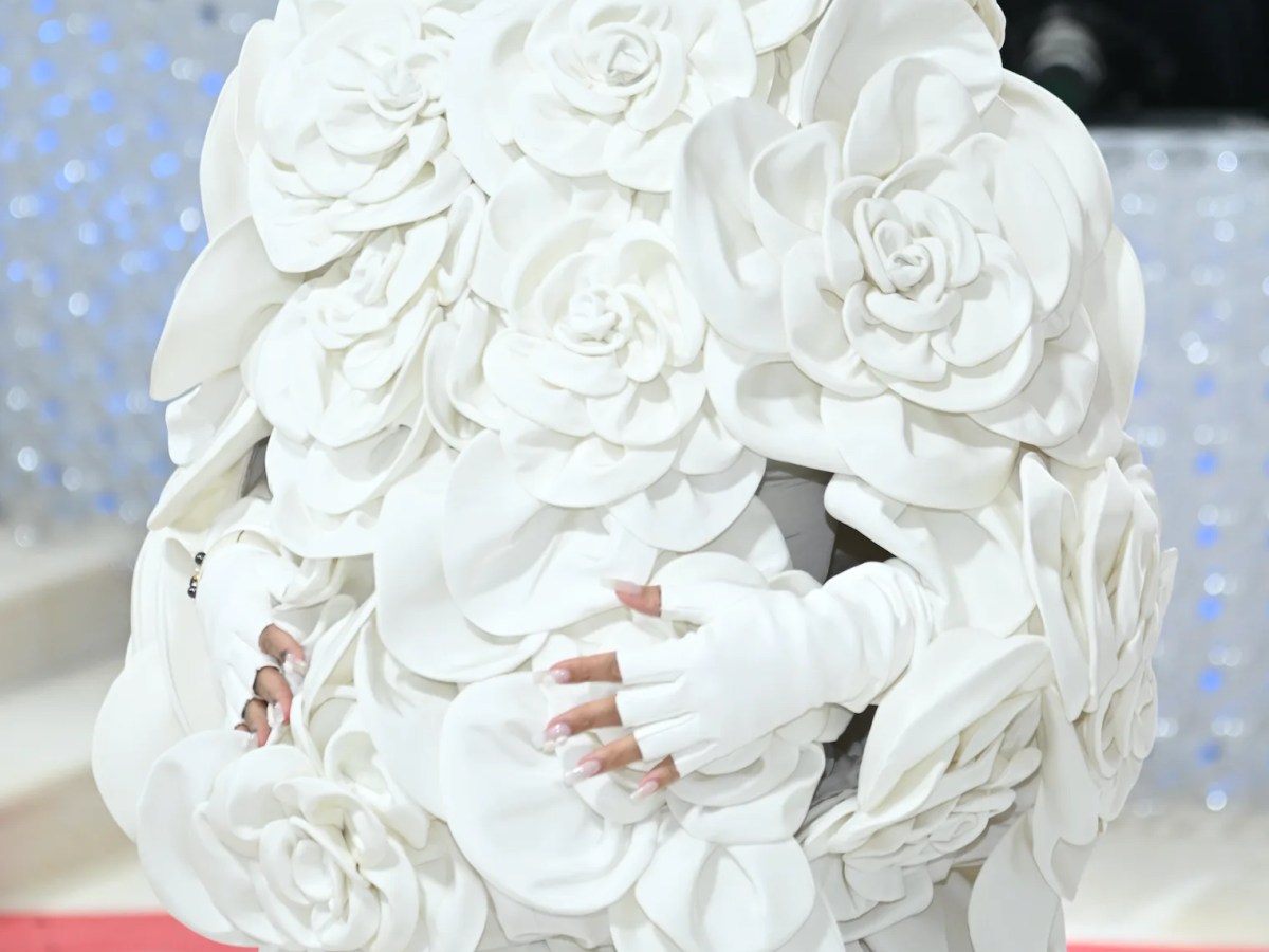 Met Gala 2023: Rihanna looked like a Beautiful Bride in All White &&nbsp;Florals